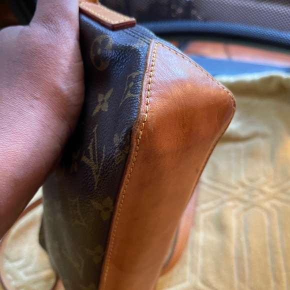 Authentic Vintage LV Trotter Crossbody - Picture 7 of 16